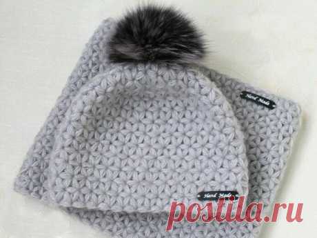 Простая, но эффектная шапочка крючком