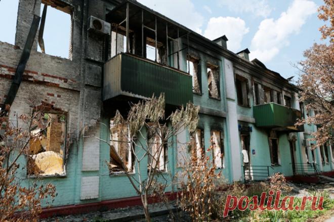 Последователи нацистов. ВСУ бомбили мирные деревни в День памяти и скорби. Распиаренное контрнаступление по-прежнему буксует.