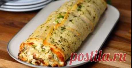 Chicken Alfredo Garlic Bread Roll