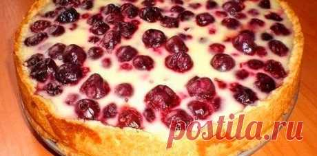 Заливной пирог с ягодами. Oчень прост в приготовлении и бесподобный на вкус!!! 

ИНГРЕДИЕНТЫ:
тесто

 яйцо- 2 шт.
сахар- 100 гр.
разрыхлитель- 1 ч.л.
маргарин или сливочное масло- 120 гр.
мука 350-400 гр.

для начинки:

любые ягоды 200-250 гр.

для заливки:

яйцо- 2 шт.
сметана-…