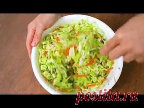 Готовлю каждый день! Мой дежурный салат из капусты! ОЧЕНЬ ВКУСНЫЙ и простой рецепт! Капуста свежая – 300 гОгурец – 1 шт. (150 г)Морковь – 0,5 шт. (70-80 г)Укроп – небольшой пучокУксус 6% - 1 ст.л.Сахар – 1 ч.л. Соль – 0,5 ч.л.Растительное масло – 2 ст.л.1. Мелко нашинковать капусту. Огурец нарезать крупным кубиком, морковь – мелкой соломкой. Мелко резать укроп. 2. Для...