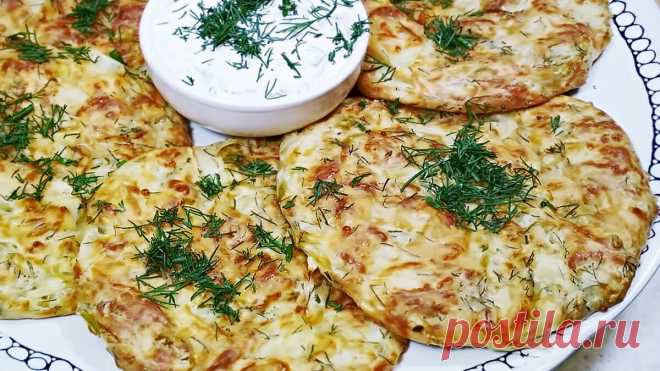 Капустные оладьи готовлю без жарки, совсем без масла и без резкого запаха. Показываю способ с горячим молоком (рецепт в духовке) | Розовый баклажан | Яндекс Дзен