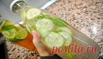 Ингредиенты:

вода — 1/3 чашки
имбирный корень – 2.5 см (очищенный)
огурец — 1 очищенный
свежая петрушка — 1 пучок
лимон — 1/2 шт.
мед — 1 ч.л. (дополнительно)

Приготовление и применение:
Берем пучок петрушки и тщательно промойте.
Нарежьте петрушку и возьмите 2 ст. ложки, а остальную храните в холодильнике.
Возьмите огурец и разрежьте его на тонкие ломтики.
Теперь добавьте все ингредиенты в блендер и получите гладкую пасту.
Добавьте пасту в 1/3 стакана воды и добавьте 1 ч...