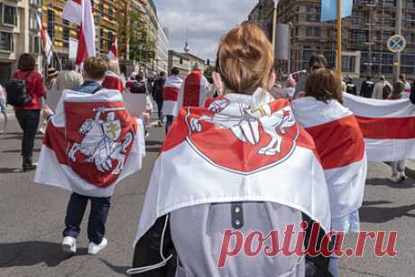 В Белоруссии задержали уволившегося во время протестов следователя. В Белоруссии задержали бывшего следователя, уволившегося во время массовых протестов в 2020 году. 28-летний Никита Стороженко был задержан 1 февраля в одном из торговых центров Минска. По предварительным данным, ему инкриминируется совершение преступления по статье «Разжигание вражды группой лиц».