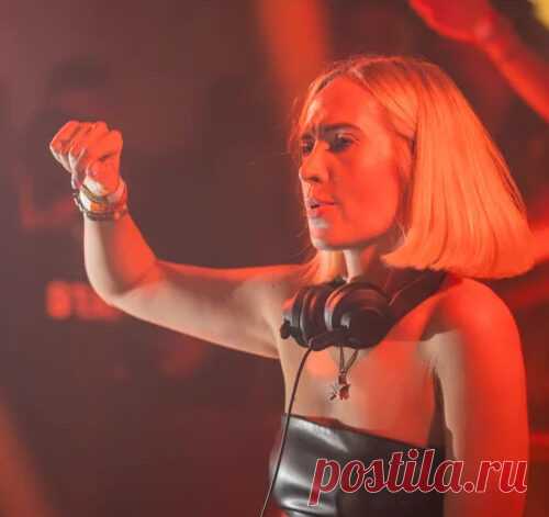 Yulia Niko Read my Body Language Chart free download mp3 music 320kbps