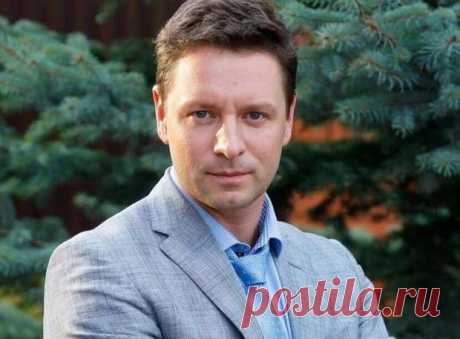 Владимир Жеребцов умилил поклонников новыми фото с женой и дочерью