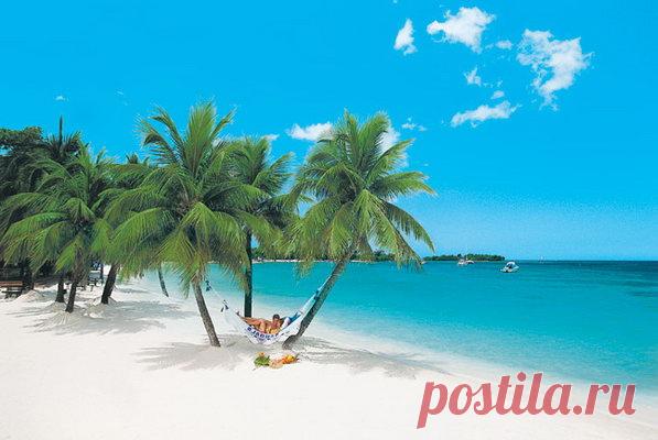 Как же весной не хватает этого всего. Ведь так хочется на море. А вот эту картинку встречаю везде и очень часто. Конечно, сюда вряд ли я смогу попасть, но все-таки очень бы хотелось