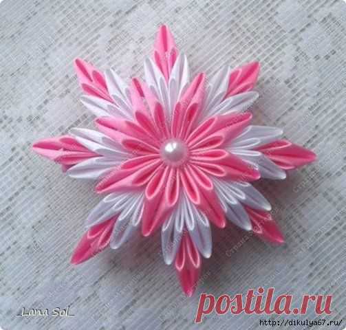 Цветок - украшение из лент