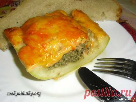 Фаршированные кабачки в духовке