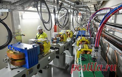 В России подготовили около 1 тыс. специалистов для работы на синхротроне "СКИФ". По информации Института катализа СО РАН, в середине ноября готовность комплекса составляла более 95%