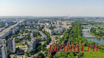 Мэр: обстановка в Курске стабильная. Обстановка в Курске стабильная, сообщил мэр города Игорь Куцак. Он провёл заседание рабочей группы по оперативной ситуации и сообщил, что все службы работают в усиленном режиме. Читать далее