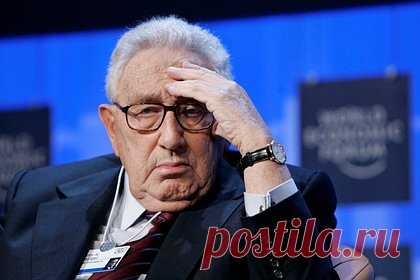Помощник Киссинджера заявил о потере Америкой дипломата с огромным интеллектом. США с уходом из жизни бывшего госсекретаря США Генри Киссинджера лишились знакового дипломата с огромным интеллектом и острыми геополитическими инстинктами, заявил его помощник Джеймс Бейкер. По его словам, Киссинджер играл ключевую роль практически в каждом важном внешнеполитическом вопросе с 1969 по 1977 годы.