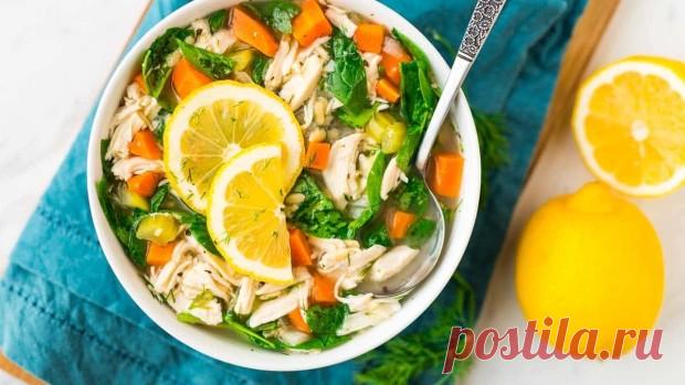 Лимонова пилешка супа с бейби спанак