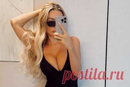 42-летняя Анна Седокова похвасталась откровенным декольте на камеру