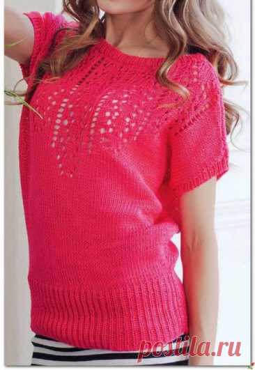Розовый пуловер с ажурным узором