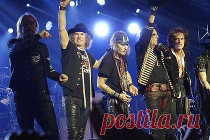 Рок-группа Джонни Деппа отправится в тур. Рок-группа The Hollywood Vampires, основанная актером Джонни Деппом, отправится в тур по Великобритании. В 2020 году гастроли музыкантов были отменены из-за пандемии. На концертах в британских городах музыканты исполнят песни Дэвида Боуи, The Who, Led Zeppelin и других легенд рока.