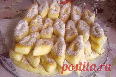Пышные и вкусные Вергуны. Готовятся быстро и так же быстро съедаются! 

Вергуны получаются необыкновенно вкусными — пышными и мягкими. Все будут в восторге. Сохрани рецепт
Пышные и вкусные вергуны. Готовятся быстро и так же быстро съедаются.
Как сделать вергуны
Ингредие…