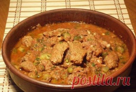 Абхазская солянка 
Абхазская солянка — очень сытное и безумно вкусное второе блюдо. Она готовится исключительно на говядине и чем то напоминает гуляш.
Список ингредиентов
говядина — 700 гбульон (или вода) — 350 мллук р…