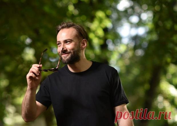 Дмитрий Шепелев – шутник: телеведущий разыграл маму потерявшую багаж