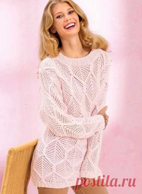 Розовый джемпер с ажурными ромбами