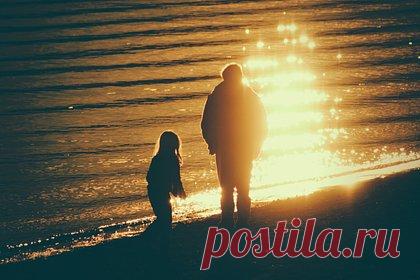 Мужчина разозлил родителей напоминанием об одном их поступке. Пользователь Reddit рассказал, что его родители не доверяли его избраннице, которая ранее была секс-работницей, и требовали провести ДНК-тест их ребенка, чтобы убедится в отцовстве. В итоге мужчина подтвердил отцовство и повесил фото теста в рамке на стену в гостиной. В результате родственники поссорились.