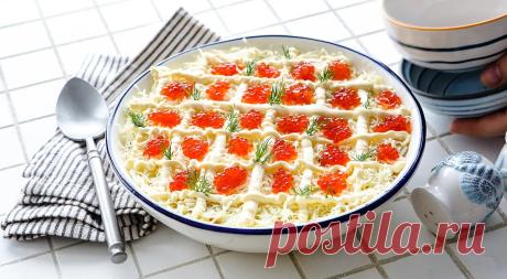 Салат Царский с кальмарами, креветками и красной икрой, пошаговый рецепт с фото на 308 ккал Салат Царский с кальмарами, креветками и красной икрой. Вкусный рецепт приготовления с пошаговым описанием, фото и отзывами. Удобный поиск рецептов и кулинарное вдохновение на Gastronom.ru