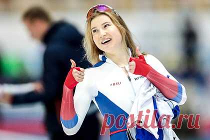 Стали известны знаменосцы сборной России на церемонии открытия Олимпиады-2022. Стали известны знаменосцы сборной России на церемонии открытия Олимпиады-2022 в Пекине. От российской команды флаги будут нести конькобежка Ольга Фаткулина и хоккеист Вадим Шипачев. МОК попросил сборные выбрать двух спортсменов разного пола, чтобы продемонстрировать приверженность принципам гендерного равенства.