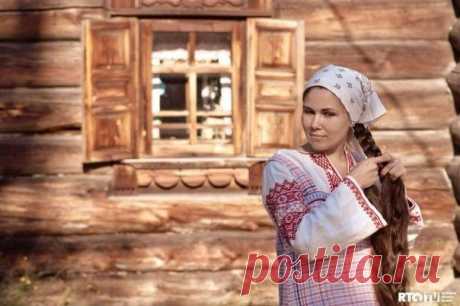 ЖЕНСКИЕ КОСЫ. «Коса – девичья краса». «Не расплетайте косы до вечерней росы – суженый придёт, сам расплетёт».