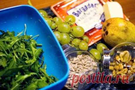 Рецепт вкуснейшего салата с сыром "Горганзола" и виноградом
