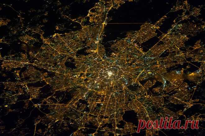 Вид ночной Москвы с борта МКС