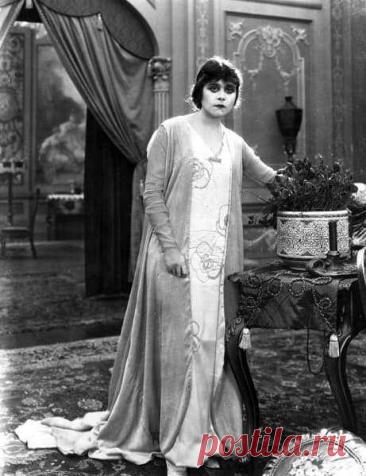 1918. THEDA BARA — «ЖЕНЩИНА, КОГДА ТЬМА СТАНОВИТСЯ ОБРАЗОМ» — VIZIST.ru