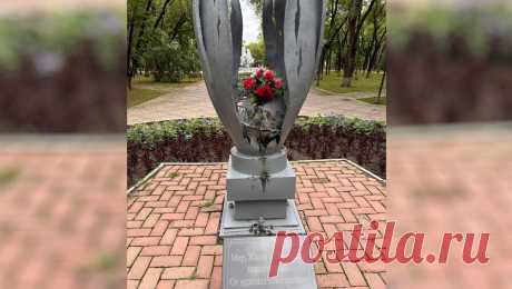 Неизвестный вандал повредил памятник в столице Амурской области. Неизвестный злоумышленник повредил памятник в сквере Благовещенска. Об этом сообщает СУ СК России по региону. По предварительной информации ведомства, инцидент произошел 28 июля в сквере воинов-интернационалистов. Неизвестный вандал ...