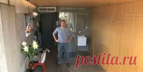 Он купил «кладовку» площадью 23 кв.м. и переделал ее в функциональную квартиру, в ней складывается всё!