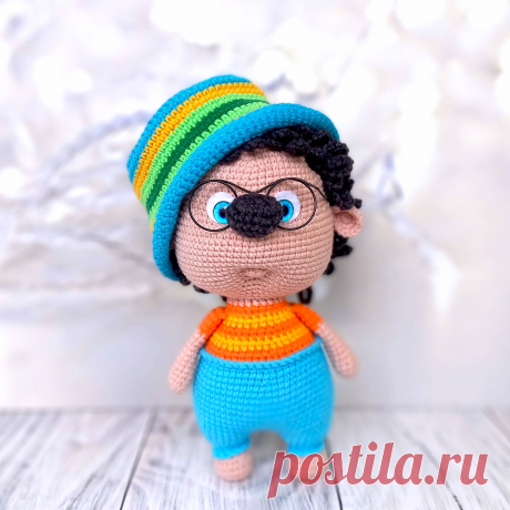 PDF Ёжики Василёк и Василиса крючком. FREE crochet pattern; Аmigurumi animal patterns. Амигуруми схемы и описания на русском. Вязаные игрушки и поделки своими руками #amimore - ёжик, девочка ёж в платье и шляпке, ежик, ежиха.