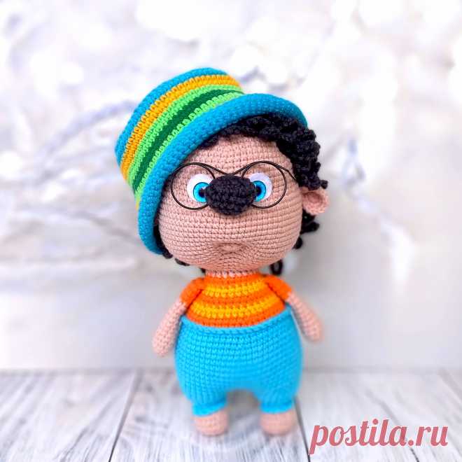 PDF Ёжики Василёк и Василиса крючком. FREE crochet pattern; Аmigurumi animal patterns. Амигуруми схемы и описания на русском. Вязаные игрушки и поделки своими руками #amimore - ёжик, девочка ёж в платье и шляпке, ежик, ежиха.