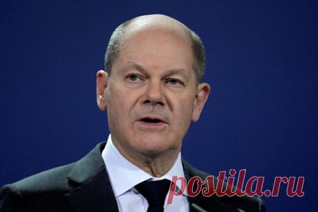 Шольц прокомментировал отставку адмирала после слов о Крыме. Канцлер Германии Олаф Шольц прокомментировал отставку главы Военно-морских сил (ВМС) страны вице-адмирала Кай-Ахима Шенбаха после его слов о Крыме. По мнению Шольца, высказывания Шенбаха не соответствуют представлениям правительства страны о ситуации с полуостровом.