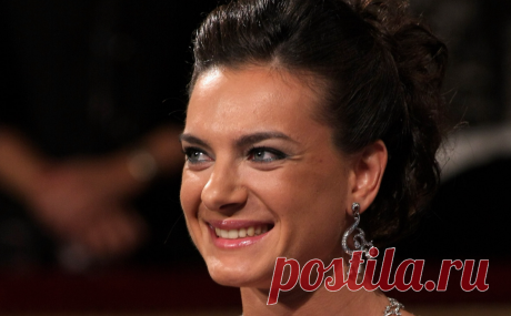 ФНС разблокировала счета Елены Исинбаевой. В начале августа у бывшей прыгуньи, которая не живет в России, заблокировали счета в трех банках за долг в 280 тыс. руб. Теперь все ограничения по ним сняты