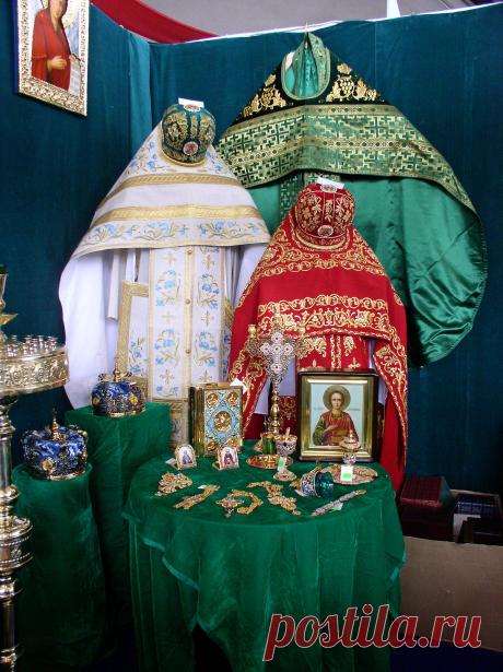 Сколько цветов в церковь носят ПРИХОД ВОСКРЕСЕНСКОЙ И ВСЕХСВЯТСКОЙ ЦЕРКВЕЙ Г. БЕЛАЯ ХОЛУНИЦА. В Храм Божий надо ходить, пока ноги носят.