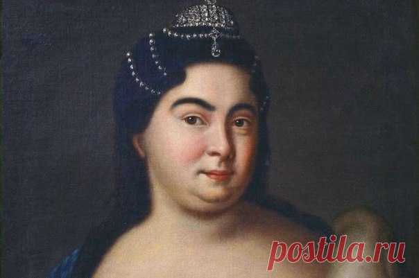 Бритоголовая царица / История цивилизаций!