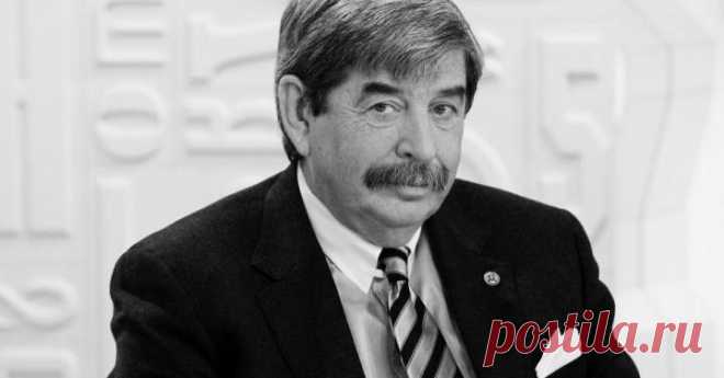 Академик в третьем поколении, глава проекта по расшифровке восьмого человеческого генома в мире, стажер будущего нобелевского лауреата, первооткрыватель множества ведущих к раку почки мутаций, основатель крупнейшего в России центра по микробиологии и биотехнологий — это лишь несколько штрихов к портрету Константина Георгиевича Скрябина. В этом году выдающемуся ученому исполнилось бы 73. В чем династия академиков искала счастье, какое будущее Константин Скрябин предвидел в ...