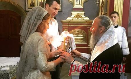 Владимир Кличко и супруга Медведчука стали кумовьями — Фото | NEWS - PROUA