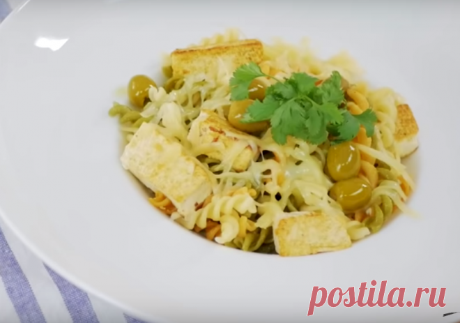 Паста с сыром и хрустящим 