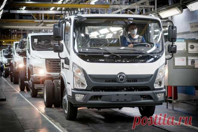 2021 февраль. Горьковский автомобильный завод (Нижний Новгород) начал массовый выпуск нового бескапотного грузовика «Валдай Next». Инвестиции в проект составили около 1,4 млрд. рублей. Полная масса «Валдая Next» составляет 6,7 тонны. Грузоподъемность — 3,7 тонны. В модельном ряду ГАЗ новинка расположилась между «ГАЗель Next» с полной массой 4,6 тонны и большим грузовиком «ГАЗон Next» массой до 8,7 тонны