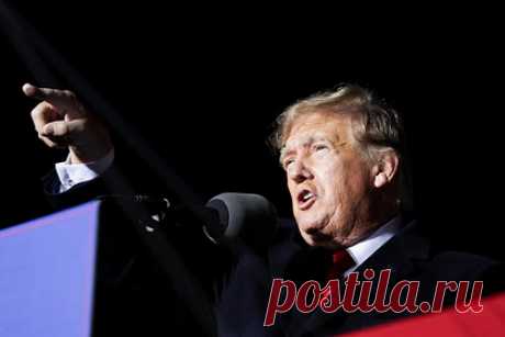Трамп призвал вернуть «американскую мечту» на выборах. Бывший президент США Дональд Трамп заявил, что администрация нынешнего американского лидера Джо Байдена «уничтожает американскую мечту» и призвал вернуть ее. «Если мы ничего не можем сделать с упадком Байдена, мы можем прийти на выборы в ноябре и сделать Америку снова великой», — сказал он.