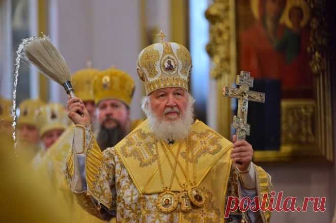 Патриарх Кирилл: Россия осталась независимой благодаря ядерному оружию. Он отметил, что если бы не работа Курчатова, Илькаева и их коллег, судьба страны была бы под вопросом.