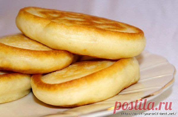 Пышные оладьи без яиц (жаренные на небольшом количестве масла).