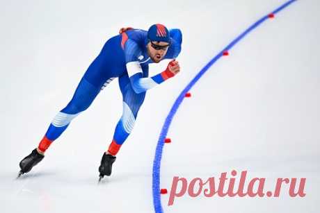 Российский конькобежец объяснил неприличный жест после победы над американцами. Российский конькобежец Даниил Алдошкин объяснил, почему показал неприличный жест, после того как вместе с командой России вышел в финал командной гонки преследования на Олимпийских играх 2022 года в Пекине. Спортсмен заявил, что лишь вскинул руки вверх от радости. «Ничего не имел в виду такого», — подчеркнул он.