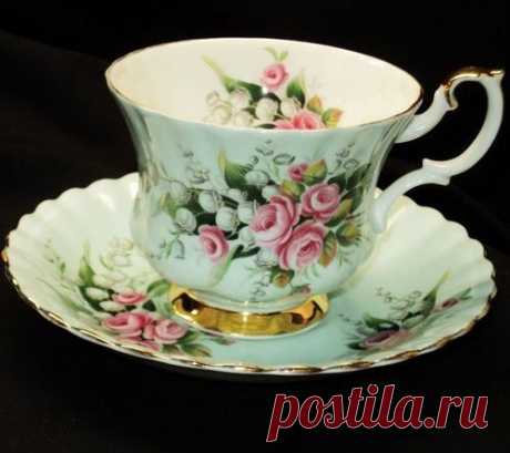 Royal albert pink roses snowdrops blue tea cup and saucer