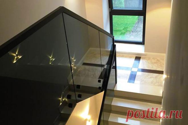 Ограждения из черного стекла