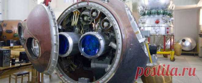 «Зенит-2»: как космический корабль стал разведчиком 10 марта 1964 года, на вооружение Советской армии был принят ракетно-космический комплекс «Зенит-2». Впервые в истории сложная система, включающая в себя